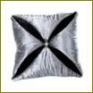 Poduszka dekoracyjna Cushions D 144Q / D 144K / D 144R / D 140V z fabryki Bretz, zaprojektowana przez braci Bretz