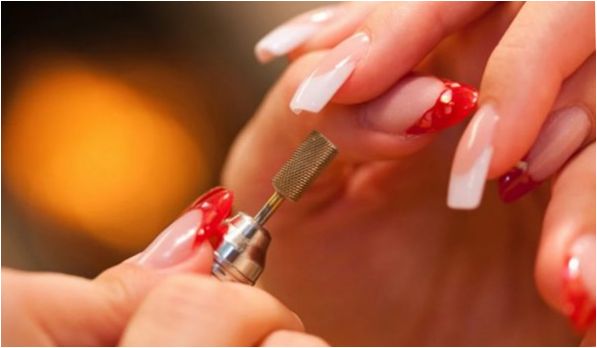 Manicure z maszyną