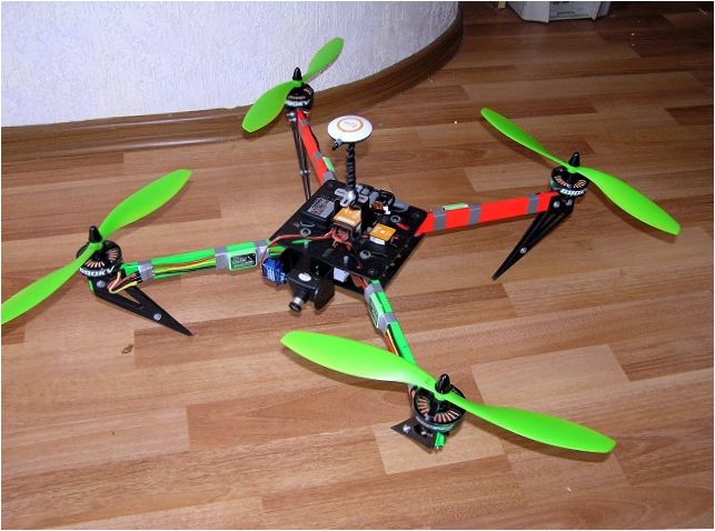 Domowej roboty quadcopter