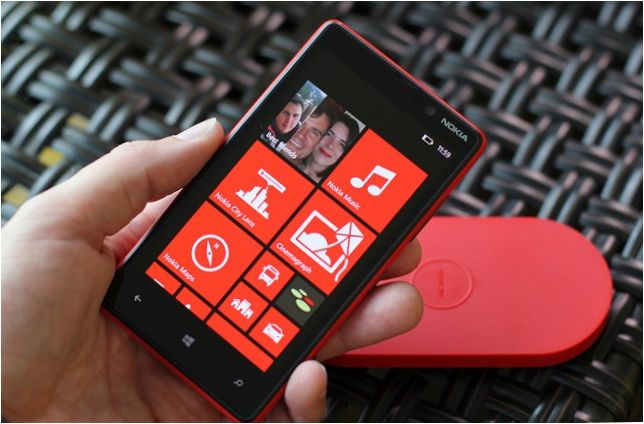 Nokia Lumia 820 - bezprzewodowe ładowanie